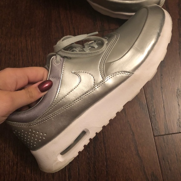 NIKE silver air max Thea Womens 8 - Picture 2 of 2